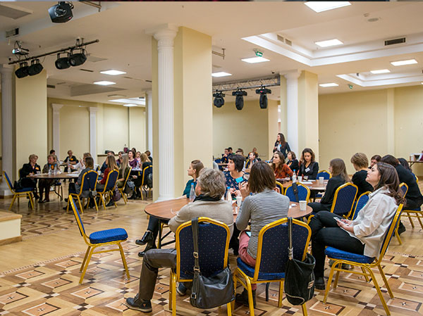 Сотрудники компании «Московский Инжиниринговый Центр» провели презентацию по линейке электрических каминов Dimplex Презентация по линейке электрических каминов Dimplex